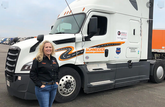 Schneider honored with 2020 SmartWay Excellence Award within trucking industry 1