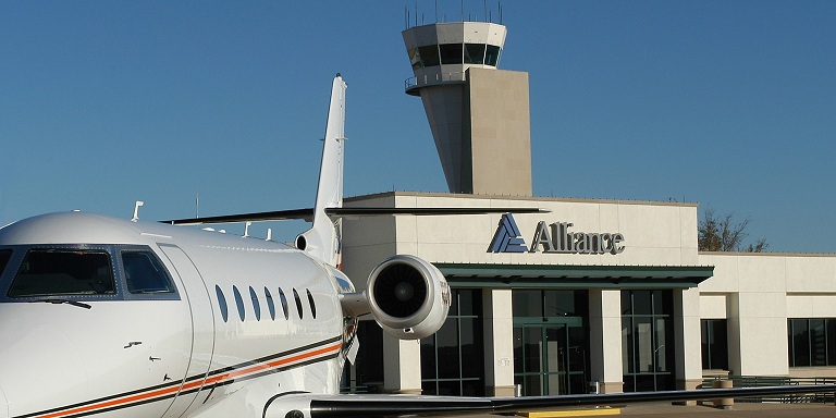 Alliance signs wet lease agreement for 14 E190 aircraft with Qantas Airways 1