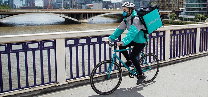 Deliveroo evaluates ending operations in Spain