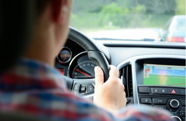 The Importance Of Avoiding Distractions While Driving 