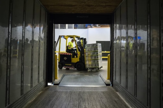 Important Factors to Consider When Purchasing a Forklift