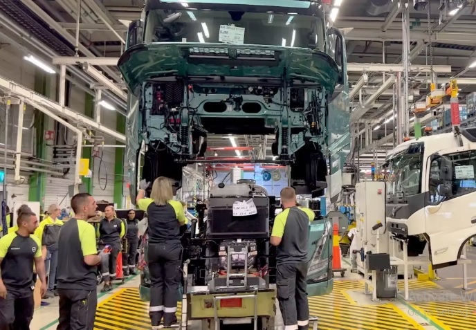 Volvo starts series production of heavy electric trucks