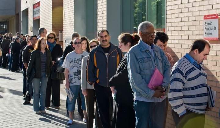 U.S. jobless claims surge to 5-month high