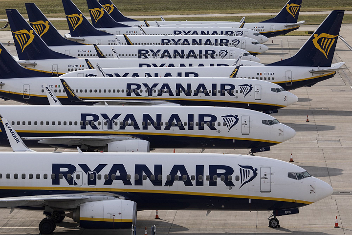 Ryanair adds three Boeing 737 MAX 8200 aircraft to London Luton Airport