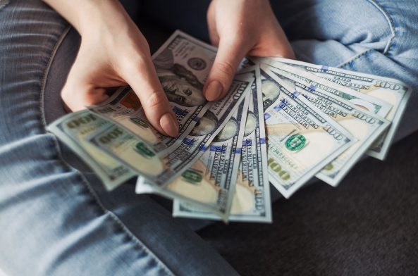 woman counting money