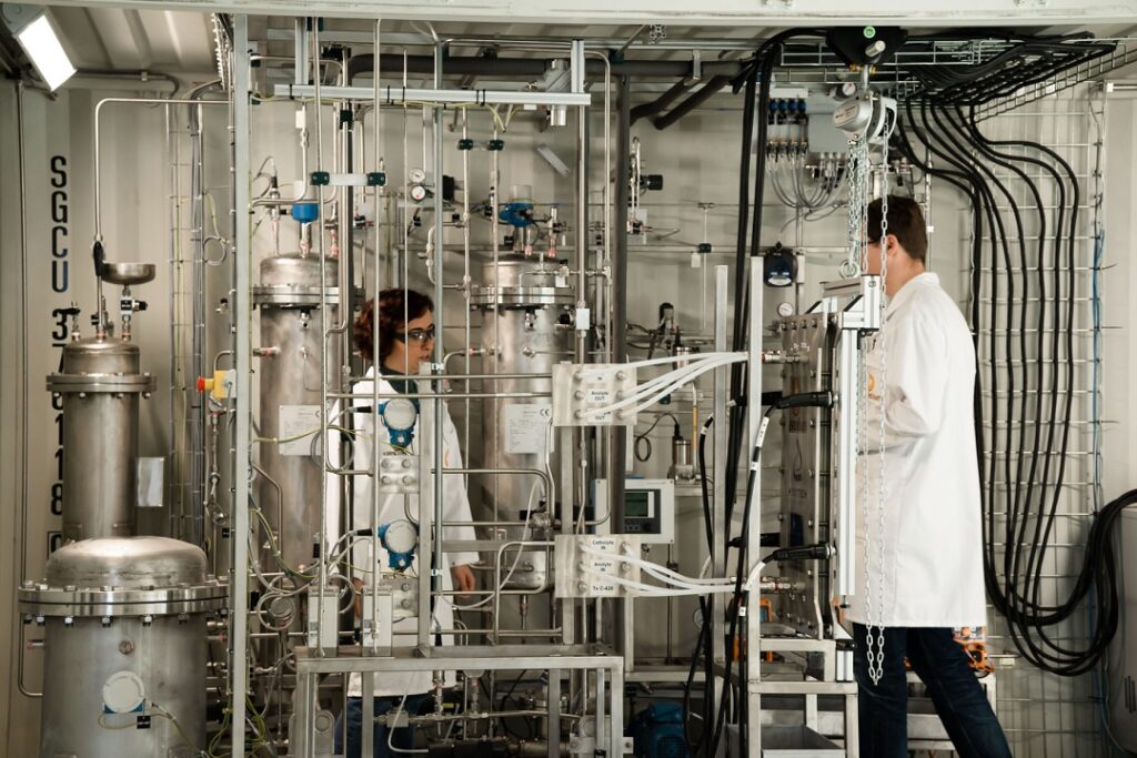 Avantium joins Bottle Collective to advance sustainable fiber bottles 1 fiber bottles ,Avantium , Bottle Collective , sustainable fiber bottles