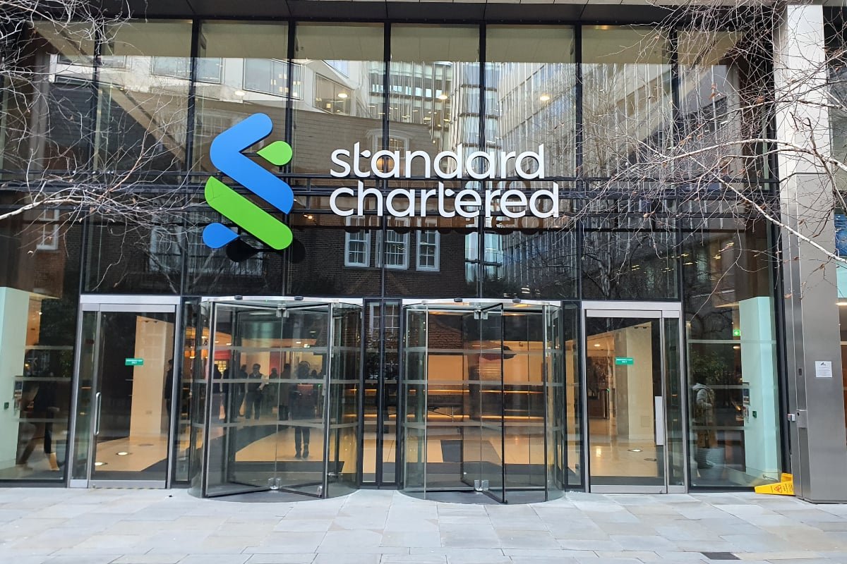 Standard Chartered to cut 7,000 jobs in AI-driven overhaul 1