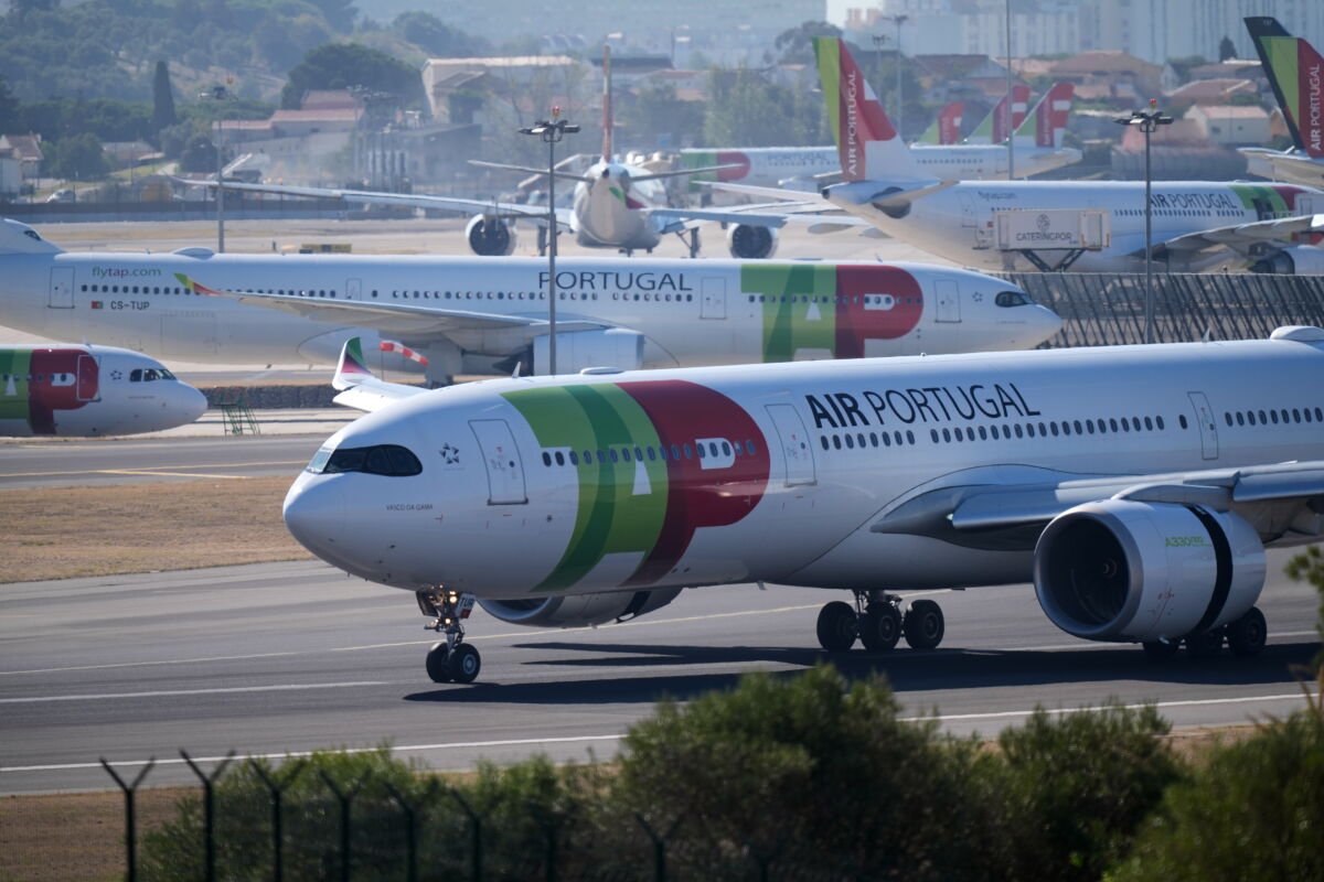 Lufthansa in talks to buy remaining stake in TAP Air Portugal, CFO says 1
